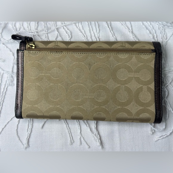 Coach Clutch/Wallet with Chain - Picture 17 of 17